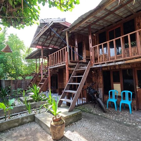 Maryan Moyo Bungalows & Resto Moyo Island エクステリア 写真