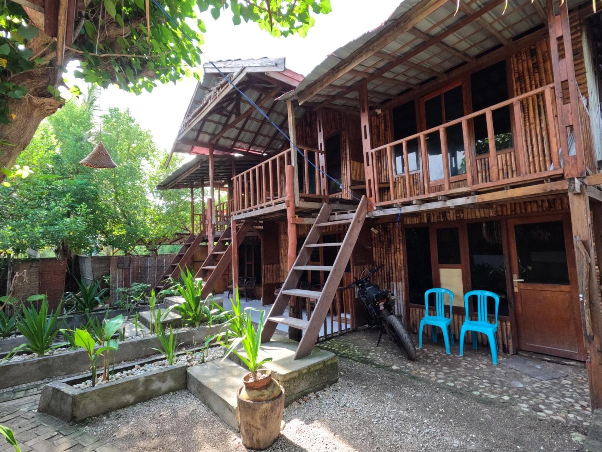 Maryan Moyo Bungalows & Resto Moyo Island エクステリア 写真