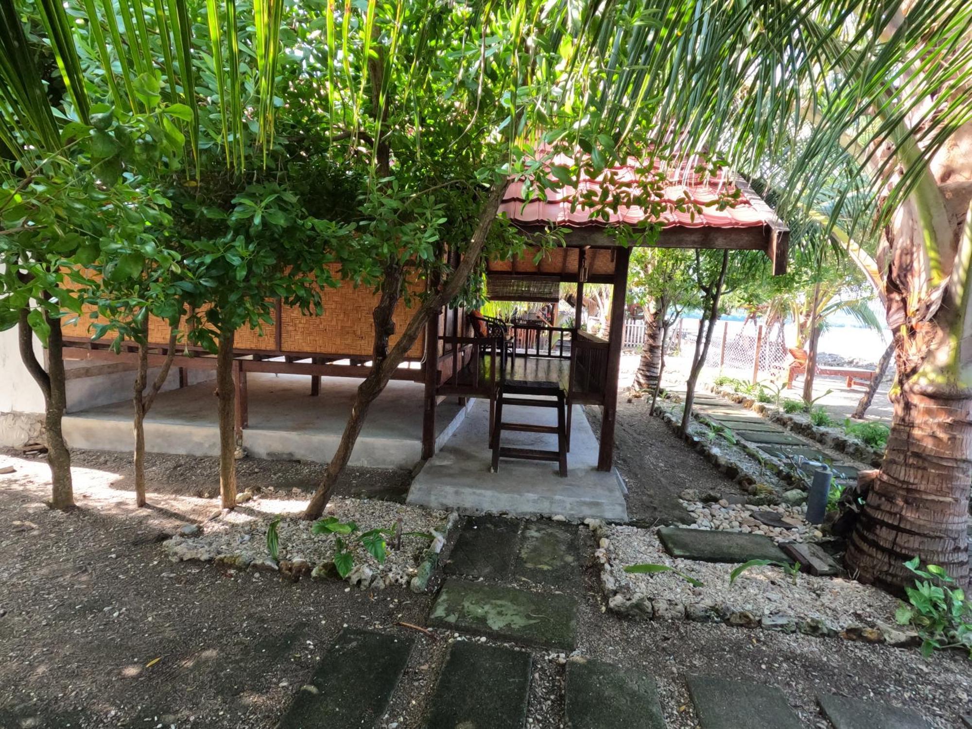 Maryan Moyo Bungalows & Resto Moyo Island エクステリア 写真