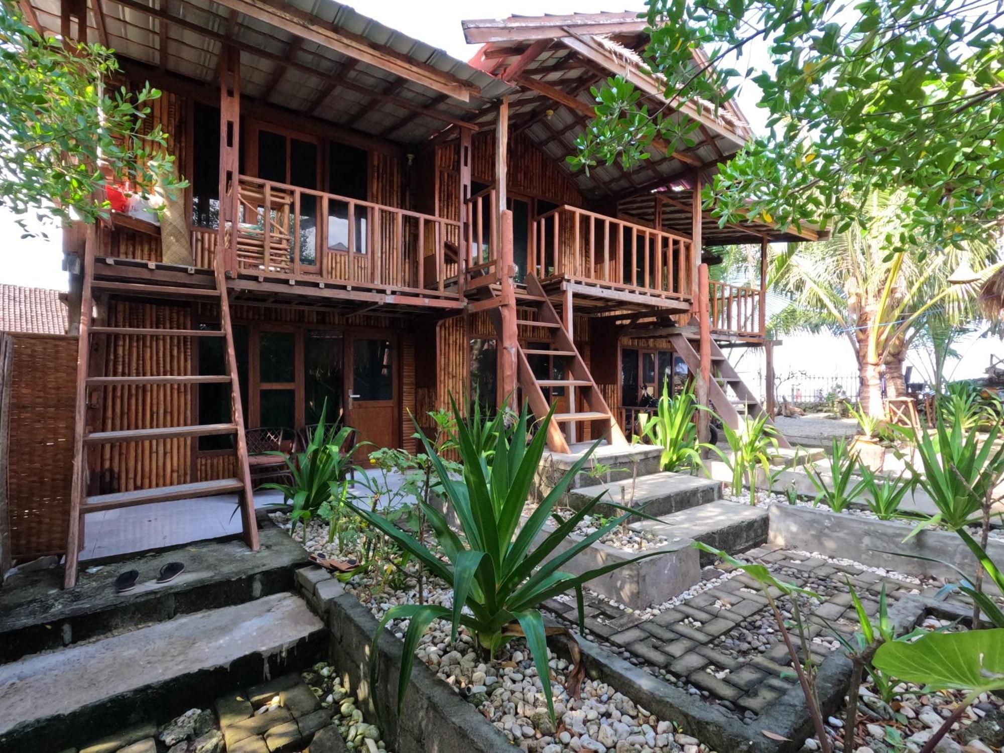 Maryan Moyo Bungalows & Resto Moyo Island エクステリア 写真