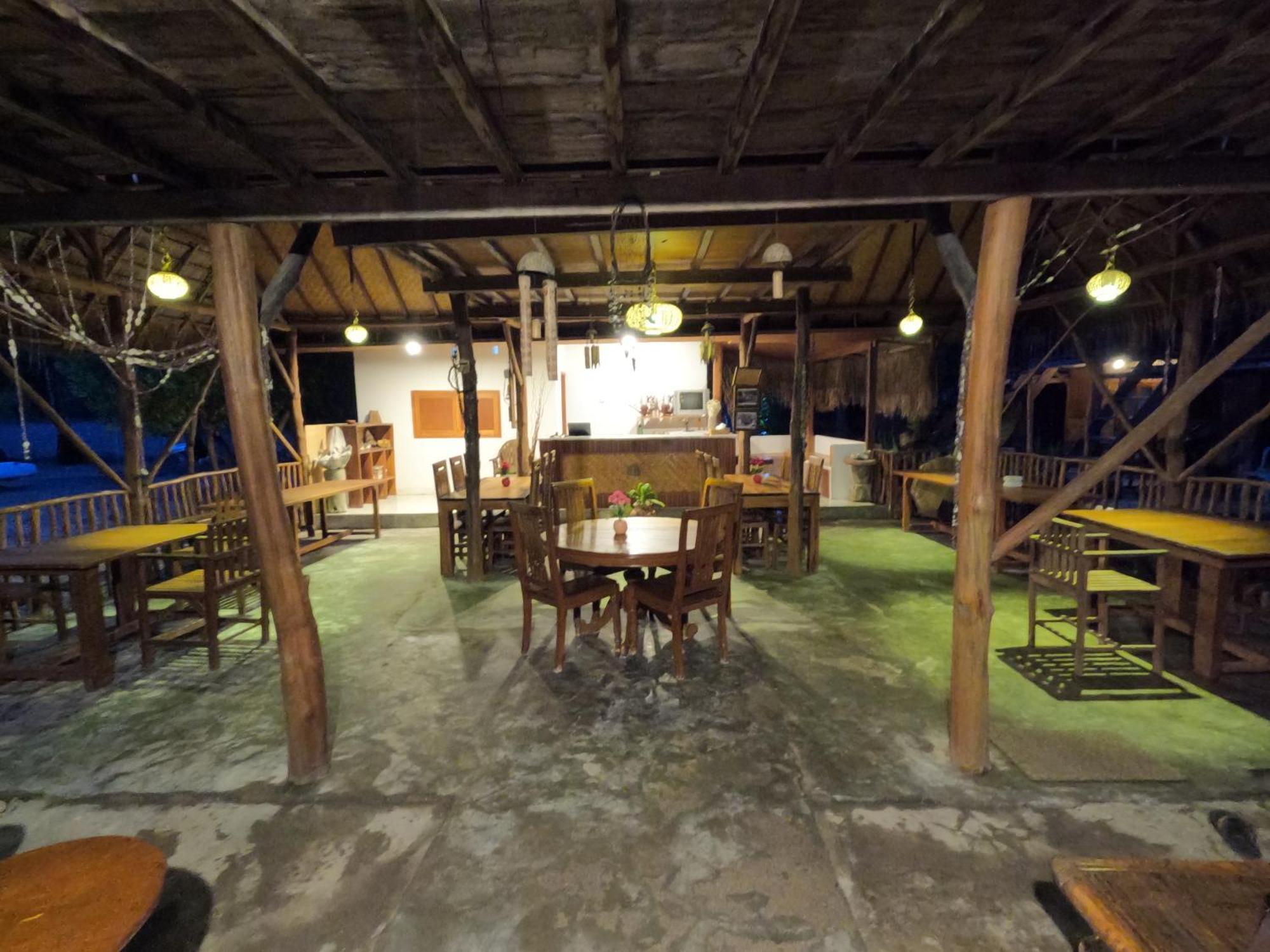 Maryan Moyo Bungalows & Resto Moyo Island エクステリア 写真