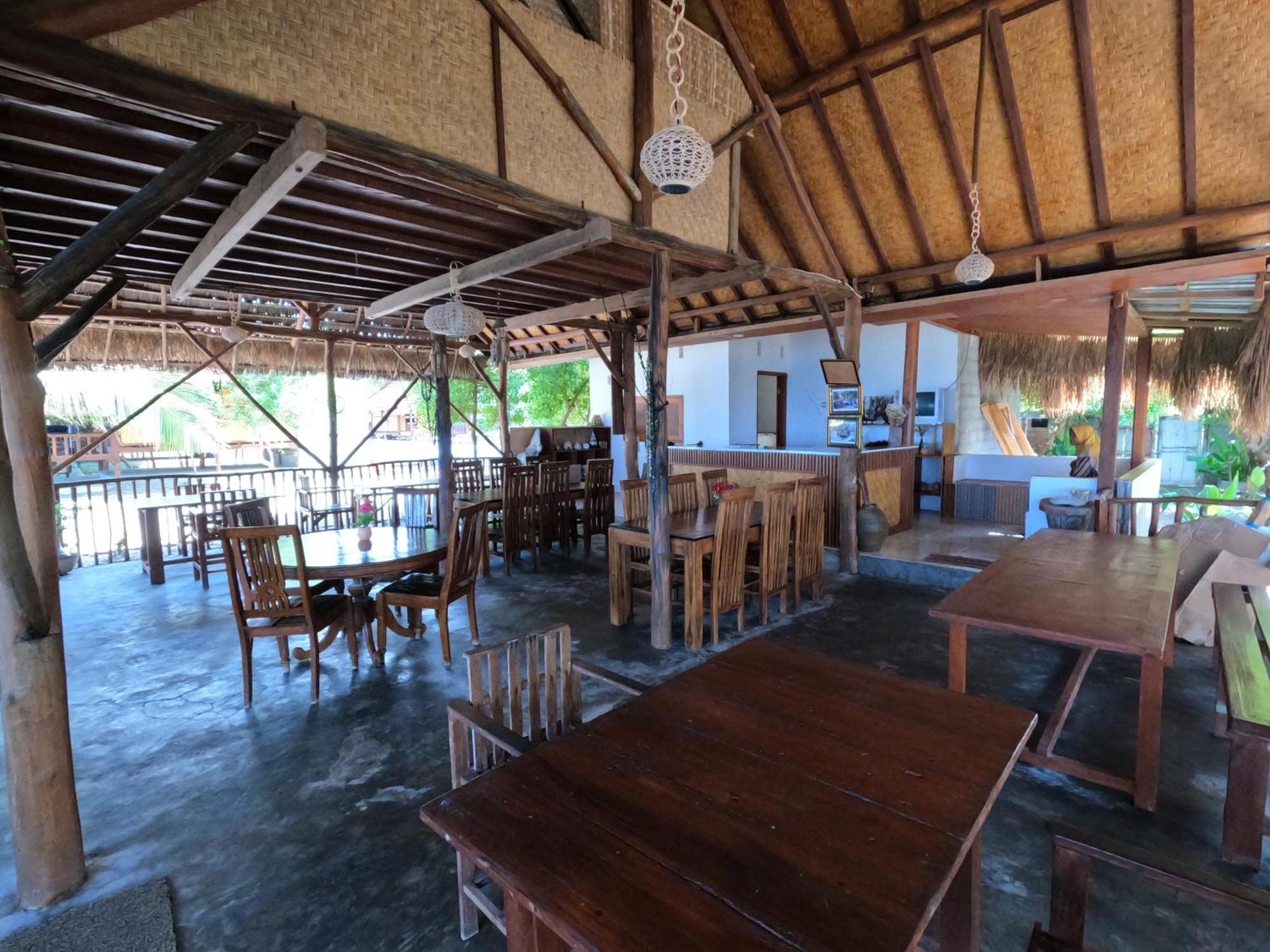 Maryan Moyo Bungalows & Resto Moyo Island エクステリア 写真