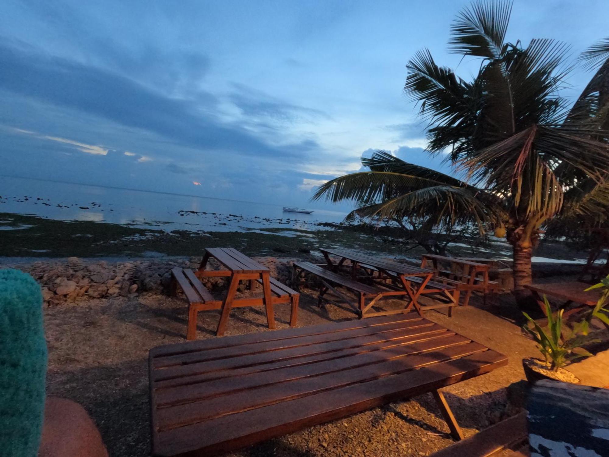 Maryan Moyo Bungalows & Resto Moyo Island エクステリア 写真